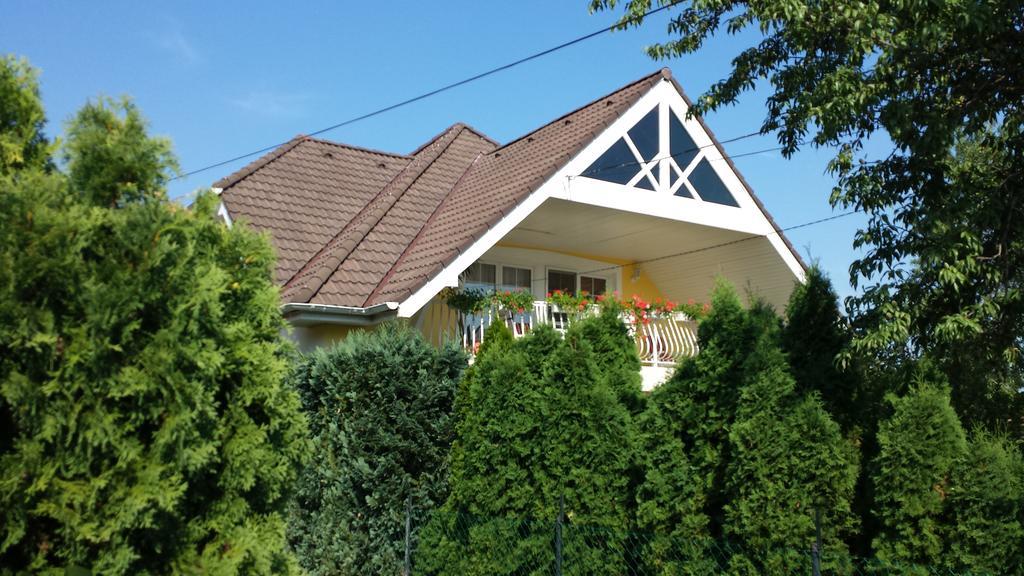Tuenderlak Vendeghaz Apartment Balatonfured Exterior photo