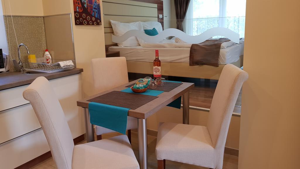 Tuenderlak Vendeghaz Apartment Balatonfured Exterior photo