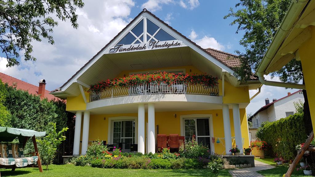 Tuenderlak Vendeghaz Apartment Balatonfured Exterior photo