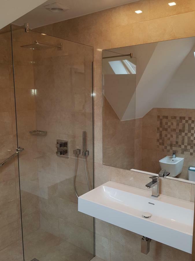 Tuenderlak Vendeghaz Apartment Balatonfured Exterior photo