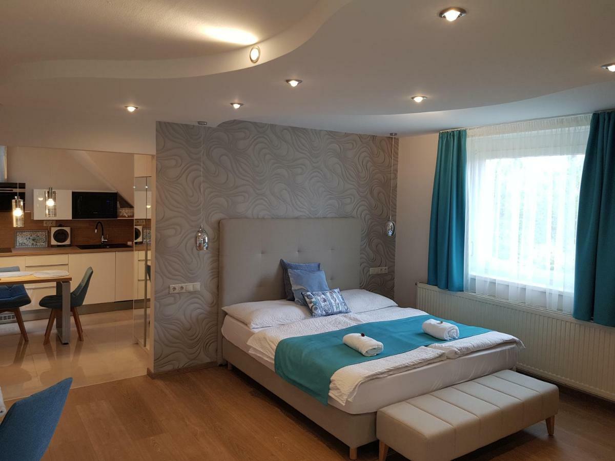 Tuenderlak Vendeghaz Apartment Balatonfured Exterior photo