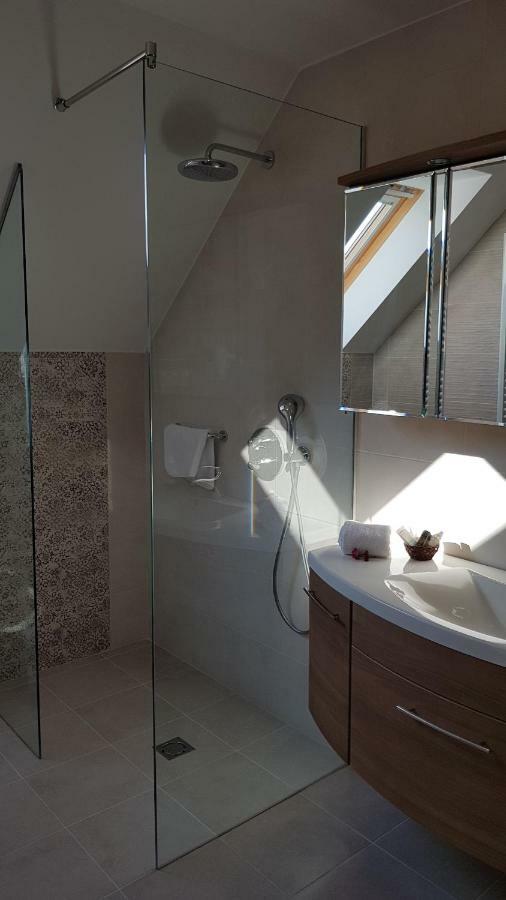 Tuenderlak Vendeghaz Apartment Balatonfured Exterior photo