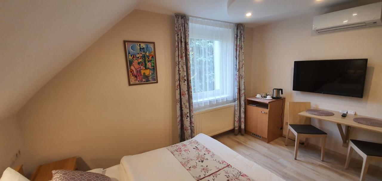Tuenderlak Vendeghaz Apartment Balatonfured Exterior photo